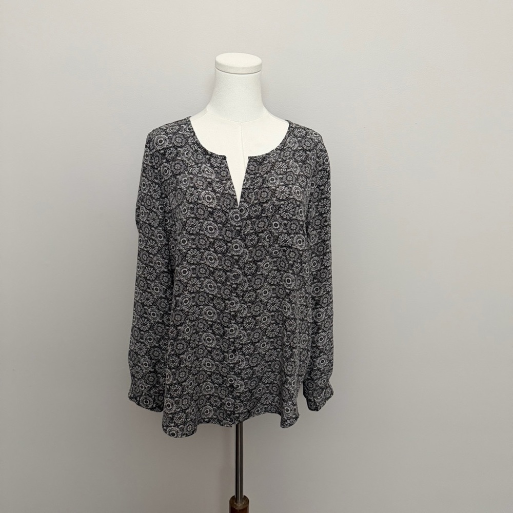 Joie Top Silk Roll Tab Split Neck High Low Hem Abstract Geometric Black White